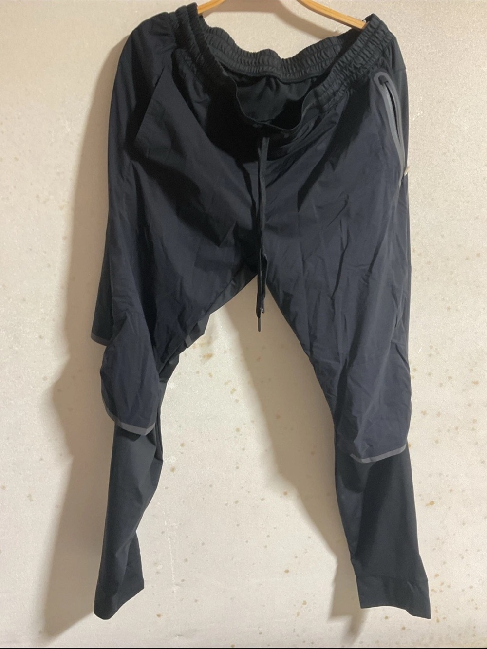 On Running Black Men's Jogger Sweatpants